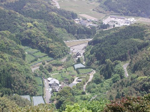 藺牟田池から世界一水車を見る