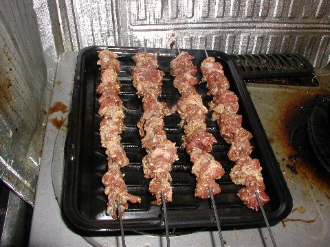 羊肉串を焼く前